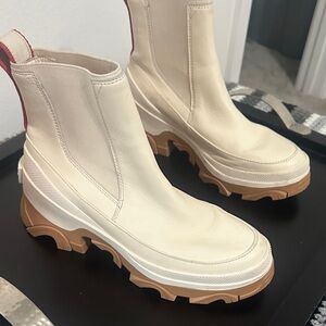 Sorel Women’s Leather Chelsea Boots Lug Sole Cream Size 6.5